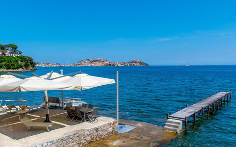 Terrazza Dell'Elba: Azul, Agua, Cuerpo De Agua, Horizonte, Costeras Y Los Accidentes Geográficos Oceánico, Costa, Mar, Lago, Oceano, Recurso
