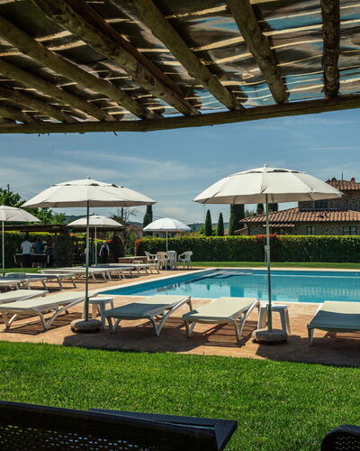 Il Roseto: Piscina, Recurso, Mueble Para Exteriores, Jardín, Hacienda, Inmuebles, Césped, Sunlounger, Villa, Yarda