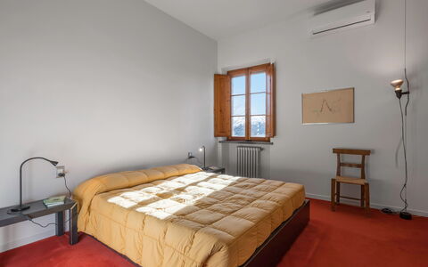 Il Villino Del Collezionista With Pool In Pistoia: Cama, Habitación, Diseño De Interiores, Mueble, Sábana, Lecho, Piso, Habitación, Suelo, Linos