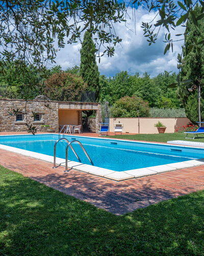 Il Villino Del Collezionista With Pool In Pistoia: Piscina, Jardín, Recurso, Inmuebles, Hacienda, Eco Hotel, Paisajismo, Sombra, Villa, Casa De Campo