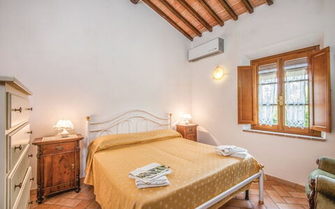 La Fiumara: Mueble, Casa, Suelo, Techo, Departamento, Cama, Recurso, Hotel, Habitación, Planta De Casa