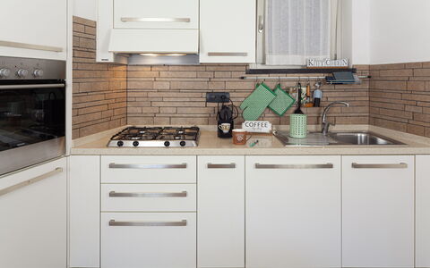 Ca Du Checcu: Cocina, Aparato De Cocina, Mostrador, Electrodoméstico, Gabinetes, Estufa De Cocina, Electrodoméstico, Estufa, Madera, Diseño De Interiores