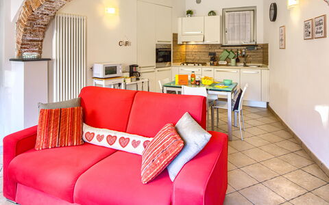 Ca Du Checcu: Mueble, Diseño De Interiores, Sofá, Habitación, Piso, Casa, Sala, Suelo, Departamento, Techo