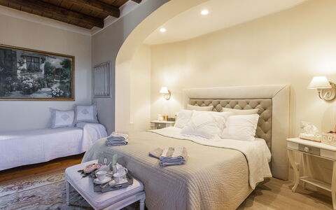 Villa Zambra: Mueble, Cama, Diseño De Interiores, Habitación, Lecho, Pared, Suelo, Sábana, Habitación, Piso