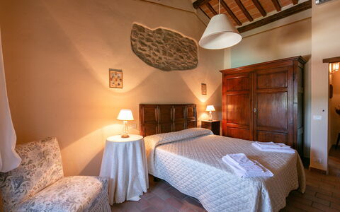 Villa Gelsi: Pared, Mueble, Habitación, Cama, Diseño De Interiores, Piso, Suelo, Casa, Marco De La Cama, Habitación