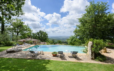 Villa Tregole: Árbol, Piscina, Jardín, Eco Hotel, Inmuebles, Paisajismo, Casa De Campo, Villa, Patio Interior, Plantación