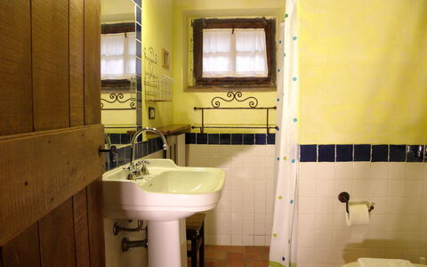 Appartamento La Vecchia Cedraia, Wifi, Perugia: Arreglo De Tubería, Baño, Lavabo Del Baño, Diseño De Interiores, Piso, Suelo, Lavabo, Grifo, Plomería, Encendiendo