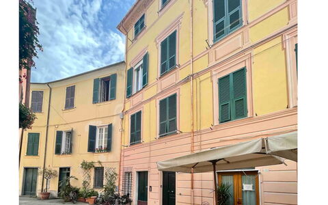 Casa Garibaldi - Levanto: Departamento, Diseño Urbano, Condominio, Estacionamiento, Balcón