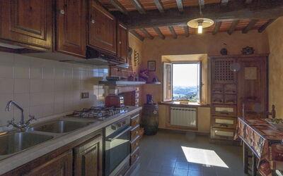 La Terrazza: Cocina, Mueble, Piso, Diseño De Interiores, Mostrador, Gabinetes, Aparato De Cocina, Electrodoméstico, Habitación, Casa