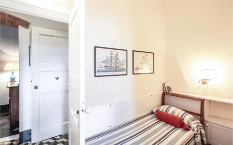 Casa Camuri - Levanto: Pared, Diseño De Interiores, Piso, Mueble, Suelo, Madera, Departamento, Techo, Habitación, Cama