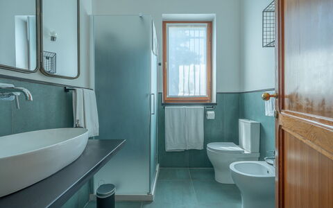 Ca' Nelly: Arreglo De Tubería, Baño, Lavabo, Lavabo Del Baño, Diseño De Interiores, Piso, Grifo, Suelo, Plomería, Baño