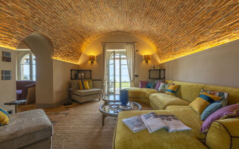 Battisole: Mueble, Diseño De Interiores, Pared, Techo, Piso, Sofá, Suelo, Encendiendo, Habitación, Sala