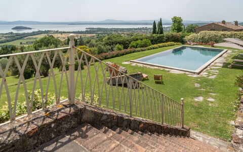 Villa Domus Papi: Arbusto, Paisaje, Inmuebles, Jardín, Paisajismo, Casa De Campo, Patio Interior, Yarda, Villa, Hacienda