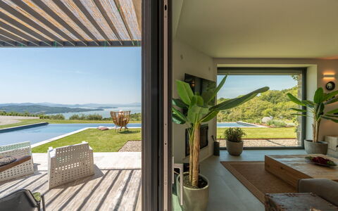 Villa Feronia: Casa, Eco Hotel, Inmuebles, Sombra, Balcón, Paisajismo, Cubierta, Madera Dura, Patio, Villa