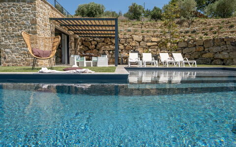 Villa Feronia: Azul, Piscina, Material Compuesto, Recurso, Mueble Para Exteriores, Sunlounger, Sombra, Silla, Eco Hotel, Losa