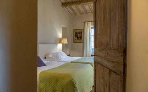 Villa Cotogna: Mueble, Pared, Habitación, Diseño De Interiores, Cama, Sábana, Casa, Lecho, Suelo, Techo