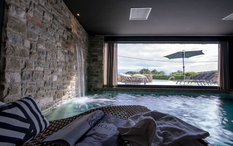 Villa delle Rose: Material Compuesto, Recurso, Piscina, Diseño, Bañera, Hotel, Jacuzzi, Ático