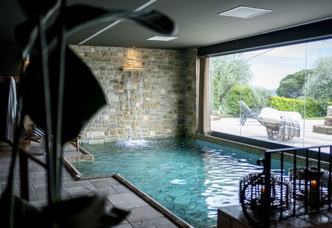 Villa delle Rose: Piscina, Material Compuesto, Recurso, Fuente De Agua, Diseño, Hotel, Eco Hotel, Planta De Casa, Villa, Patio