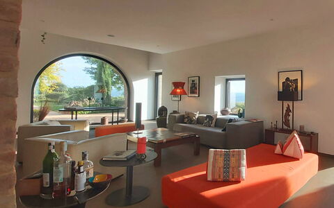 Podere Vigna Nuova: Mueble, Diseño De Interiores, Mesa, Sofá, Piso, Encendiendo, Techo, Sala, Suelo, Casa