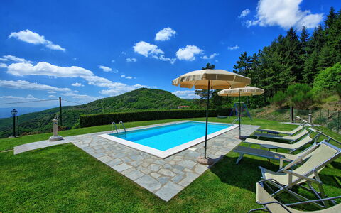 Villa Portole Due: Piscina, Colina, Cordillera, Hill Station, Recurso, Ocio, Cresta, Eco Hotel, Mueble Para Exteriores, Valle