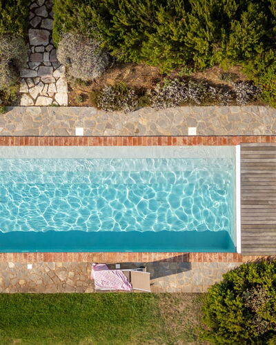 Villa Olivo: Azul, Agua, Piscina, Material Compuesto, Fuente De Agua, Recurso, Sombra, Paisajismo, Eco Hotel