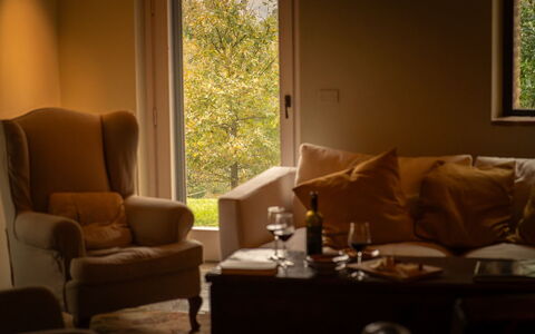 Casale le Fonti: Mueble, Diseño De Interiores, Piso, Encendiendo, Suelo, Habitación, Marrón, Casa, Sala, Comodidad