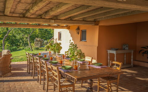 Casalberna: Mueble, Madera, Mesa, Cocina Y Comedor Mesa, Silla, Piso, Comedor, Diseño De Interiores, Suelo, Mueble Para Exteriores