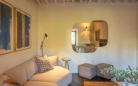 Town House Garden: Diseño De Interiores, Mueble, Pared, Sofá, Piso, Sala, Techo, Suelo, Casa, Encendiendo