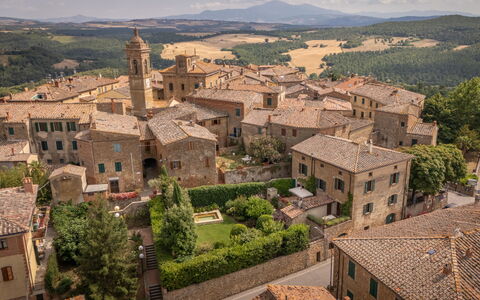 Town House Garden: Arquitectura, Paisaje, Asentamientos Humanos, Inmuebles, Patio, Suburbio, Pueblo, Paisajismo, Vista Panorámica, Mansión