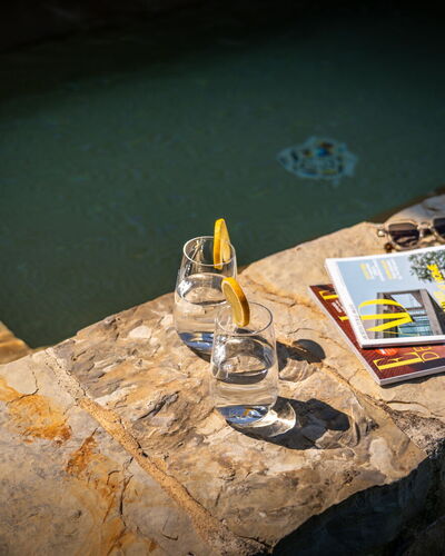 Town House Garden: Losa, Piscina, Fuente De Agua
