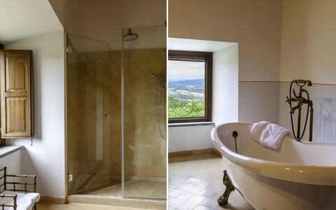 Torre Antica: Pared, Diseño De Interiores, Piso, Arreglo De Tubería, Suelo, Techo, Baño, Plomería, Bañera, Habitación