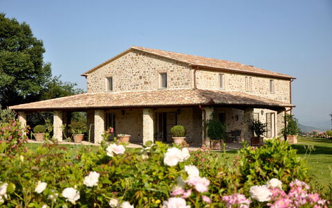 Podere Bella Vista: Casa, Casa, Cabaña, Techo, Casa De Campo, Puerta, Inmuebles, Jardín, Villa