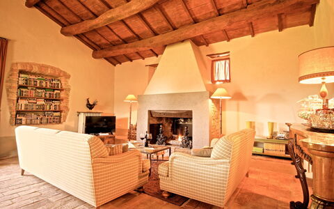 Villa Sagrantino: Mueble, Pared, Diseño De Interiores, Casa, Piso, Sala, Habitación, Casa, Encendiendo, Sofá