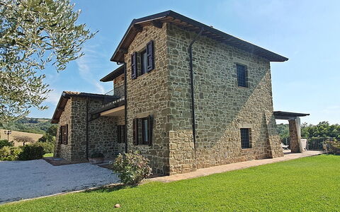 Santa Barbara: Edificio, Casa, Fachada, Arquitectura, Casa, Barrio Residencial, Puerta, Cabaña, Área Rural, Inmuebles