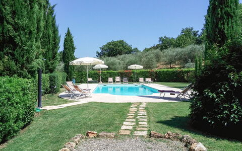 Agriturismo Agresto Apartments And Cottage, Pool,: Piscina, Mueble Para Exteriores, Recurso, Jardín, Césped, Sunlounger, Patio Interior, Paisajismo, Sombra, Thermae