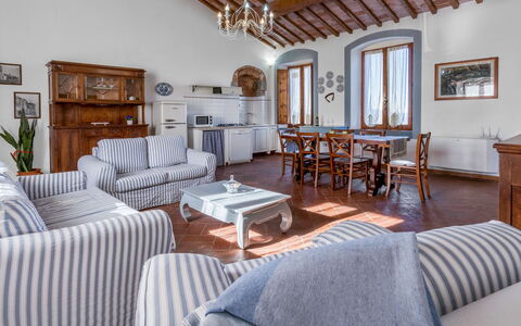 Agriturismo Agresto Apartments And Cottage, Pool,: Mueble, Diseño De Interiores, Casa, Mesa, Piso, Silla, Habitación, Departamento, Sala, Techo