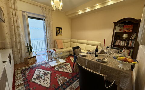 Sto Bene Qua: Mueble, Diseño De Interiores, Piso, Suelo, Madera, Habitación, Techo, Mesa, Sofá, Sala