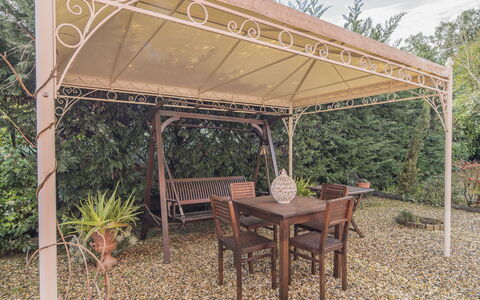 Casa Michela Casalguidi, Garden, Wifi: Jardín, Mueble Para Exteriores, Estructura Al Aire Libre, Sombra, Pabellón, Kiosko, Diseño, Paisajismo, Patio Interior, Yarda