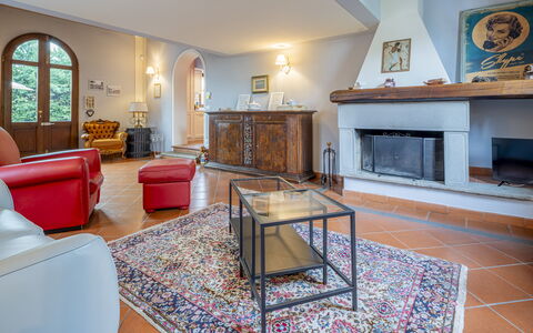 Casa Michela Casalguidi, Garden, Wifi: Mueble, Diseño De Interiores, Piso, Suelo, Habitación, Techo, Sofá, Sala, Encendiendo, Casa