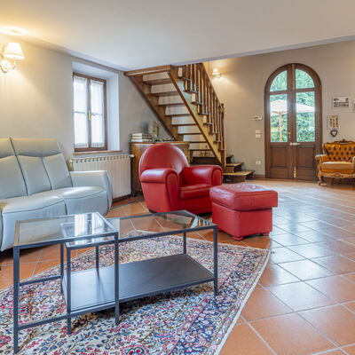 Casa Michela Casalguidi, Garden, Wifi: Diseño De Interiores, Piso, Mueble, Techo, Suelo, Habitación, Sofá, Encendiendo, Sala, Casa