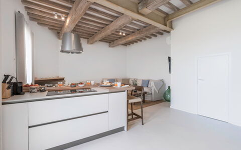 Belmonte Spereto Apartment With Pool, Montaione: Mueble, Diseño De Interiores, Piso, Cocina, Madera, Mostrador, Techo, Suelo, Gabinetes, Casa