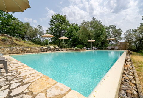 In the Heart of Chianti, Pool, Wifi, View - Lillia: Piscina, Jardín, Fuente De Agua, Recurso, Sombra, Inmuebles, Paisajismo, Eco Hotel, Mueble Para Exteriores, Patio Interior