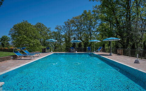 Grace Home, Pool, Wifi, Gambassi Terme: Azul, Piscina, Recurso, Mueble Para Exteriores, Eco Hotel, Sombra, Ciudad De Vacaciones, Fuente De Agua, Paisajismo, Villa