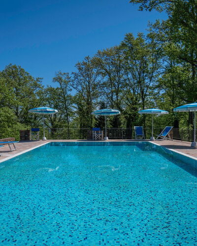 Grace Home, Pool, Wifi, Gambassi Terme: Azul, Piscina, Recurso, Mueble Para Exteriores, Eco Hotel, Sombra, Ciudad De Vacaciones, Fuente De Agua, Paisajismo, Villa