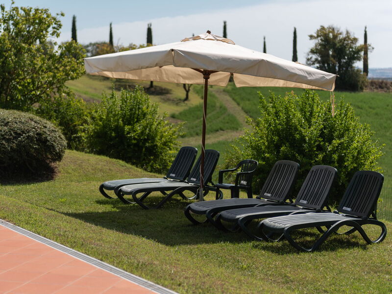 Green Hill Apartment In Tuscan Countryside