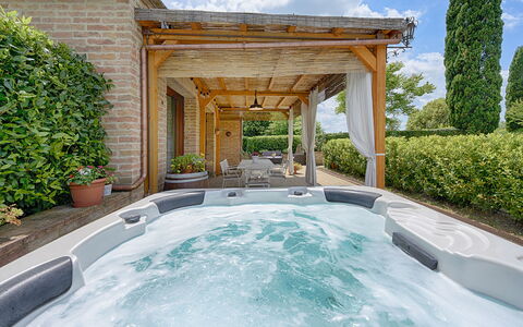 Capanna Di Elfo: Piscina, Recurso, Mueble, Maceta, Eco Hotel, Ocio, Planta De Casa, Mueble Para Exteriores, Bañera