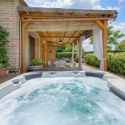 Capanna Di Elfo: Piscina, Recurso, Mueble, Maceta, Eco Hotel, Ocio, Planta De Casa, Mueble Para Exteriores, Bañera