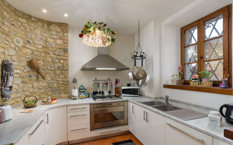 Capanna Al Lago: Cocina, Diseño De Interiores, Mostrador, Mueble, Pared, Piso, Lámpara, Techo, Aparato De Cocina, Casa