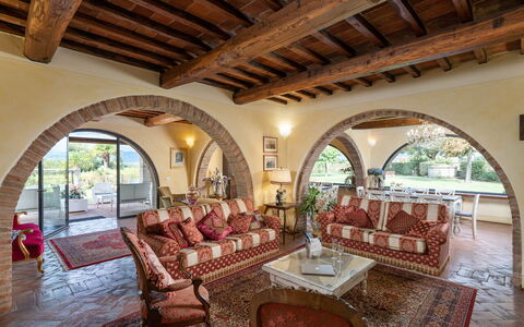 Dimora Di Castroncello: Mueble, Diseño De Interiores, Techo, Sofá, Piso, Habitación, Suelo, Encendiendo, Mesa, Sala