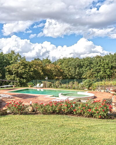 Dimora Di Castroncello: Piscina, Jardín, Recurso, Paisajismo, Césped, Parque, Sombra, Yarda, Patio Interior, Eco Hotel